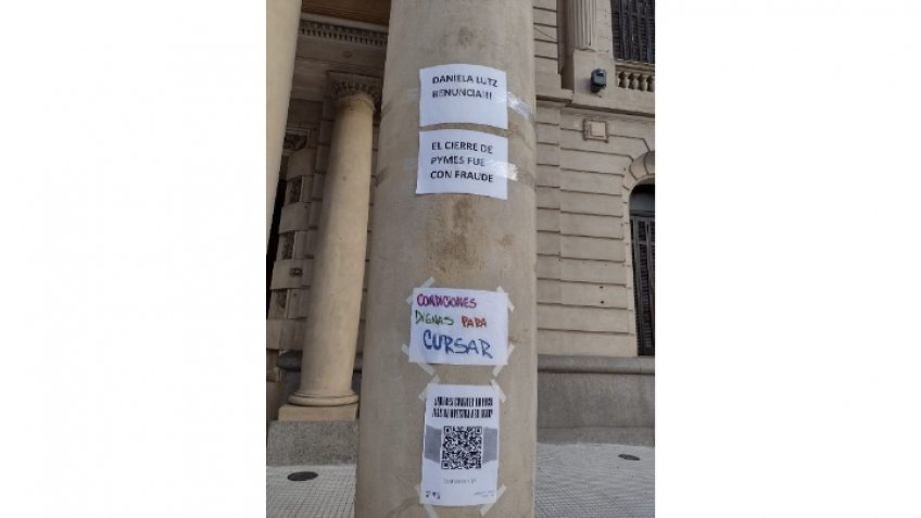 Estudiantes del ISFT Nro. 75 volvieron a protestar frente al Municipio